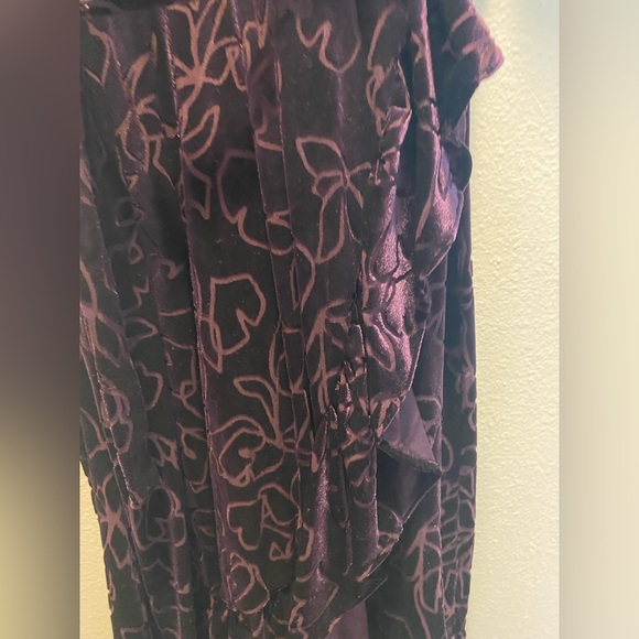Calvin Klein Women's Purple Velvet Burnout Faux-Wrap Dress Size 8 - Picture 4 of 8